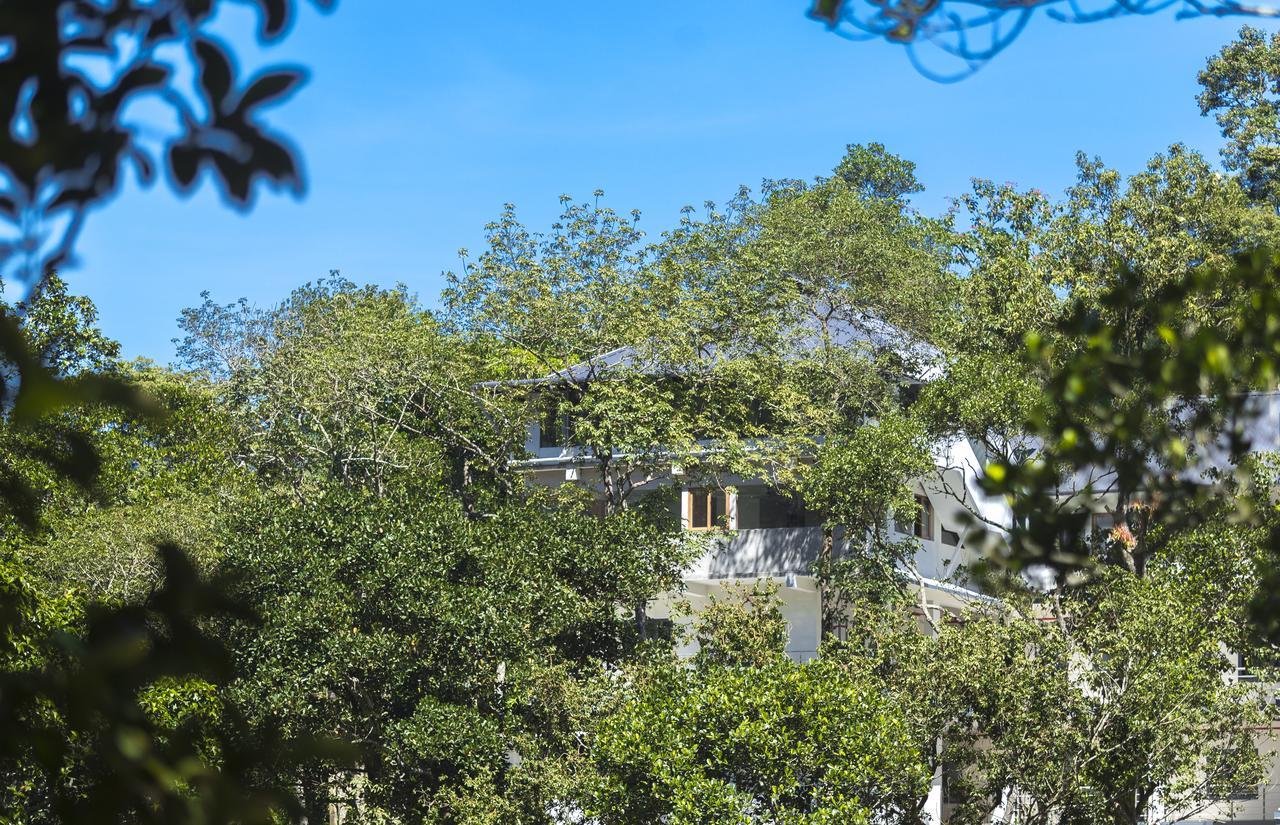 Hostess Thekkady Hotel Exterior foto